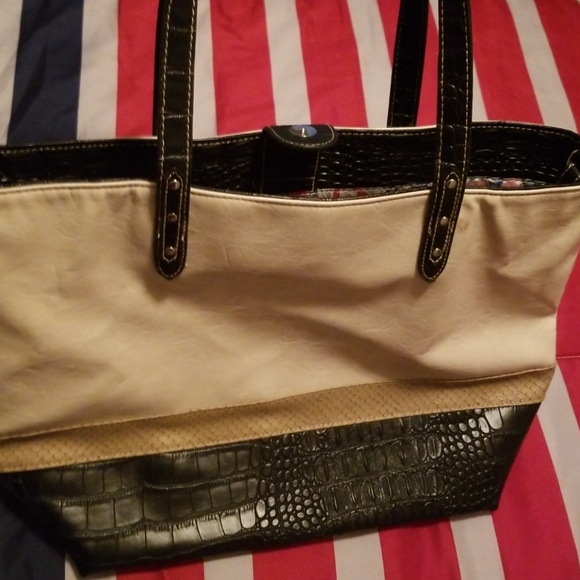 unknown Handbags - Cream tan black purse